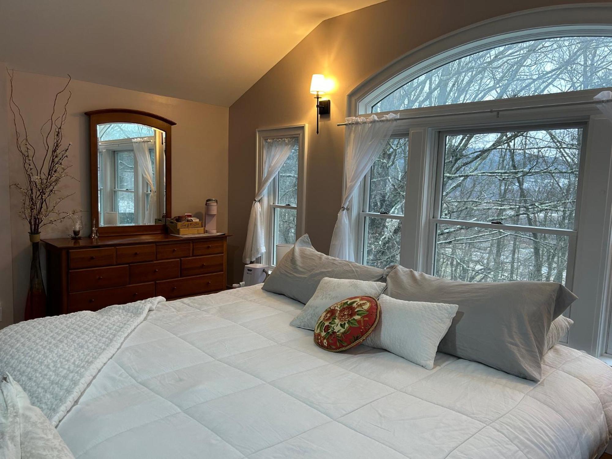 37 Oak Ridge House Bed & Breakfast Уелсбъро Екстериор снимка