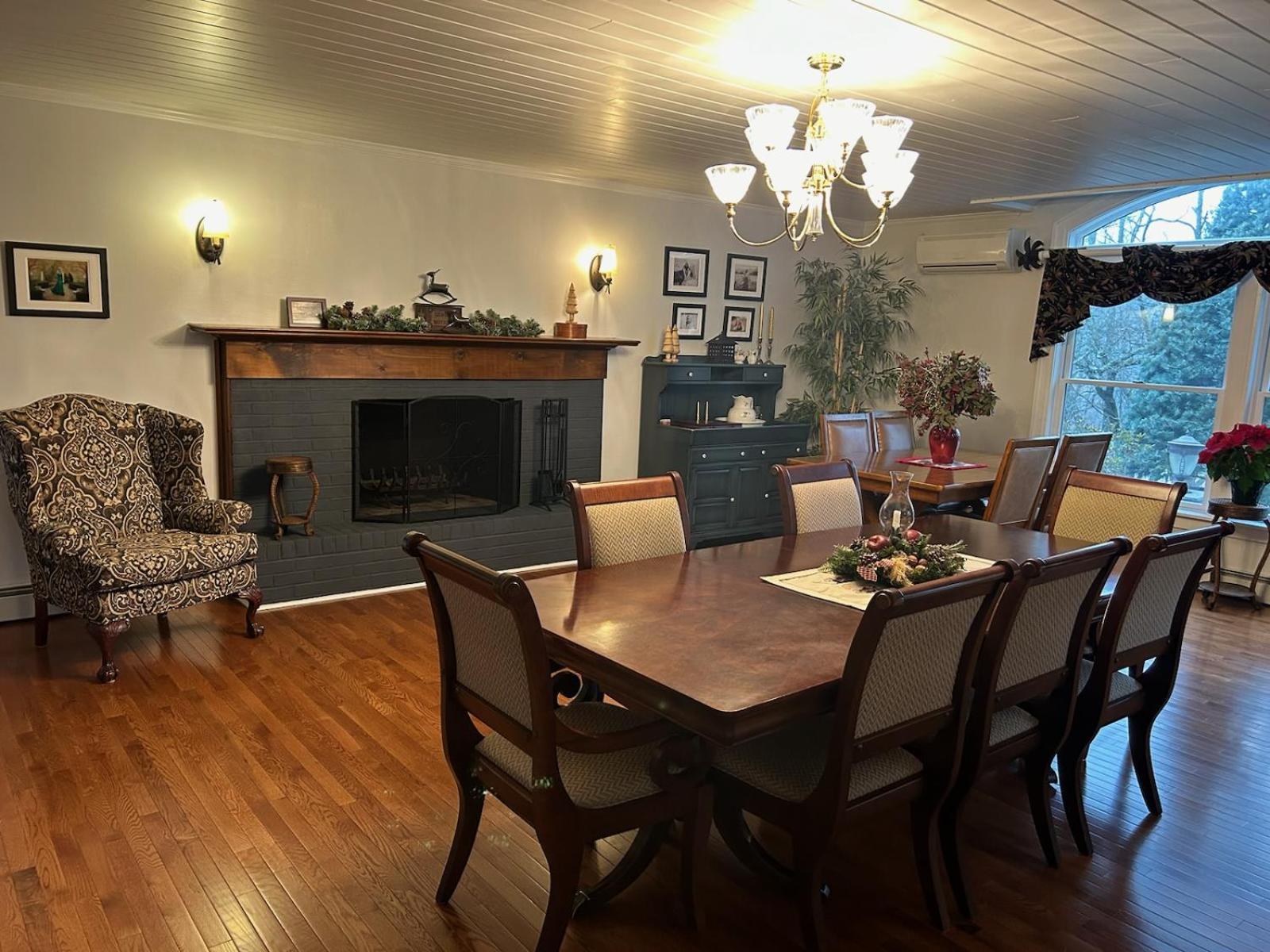 37 Oak Ridge House Bed & Breakfast Уелсбъро Екстериор снимка